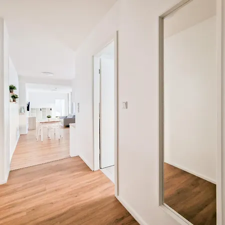 Raj Living - 2 - Terrace - 25 Min To Messe Dus Apartment *