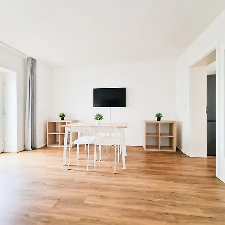 Tolstov - 2 - Terrace - 25 Min To Messe Dus Appartamento Krefeld