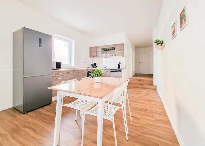 Tolstov - 2 - Terrace - 25 Min To Messe Dus Appartamento *